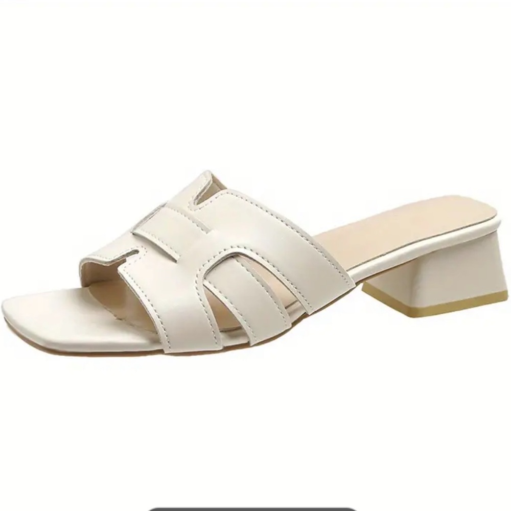 Woman’s Chunky Heeled Slip on Sandal, EUC, Size 8.5